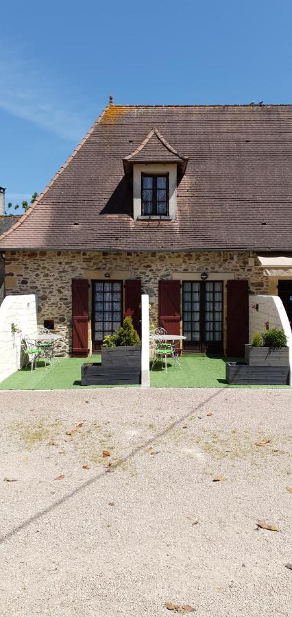 Bed and Breakfast La Ferme De Laupiliere Sarrazac  Exterior foto